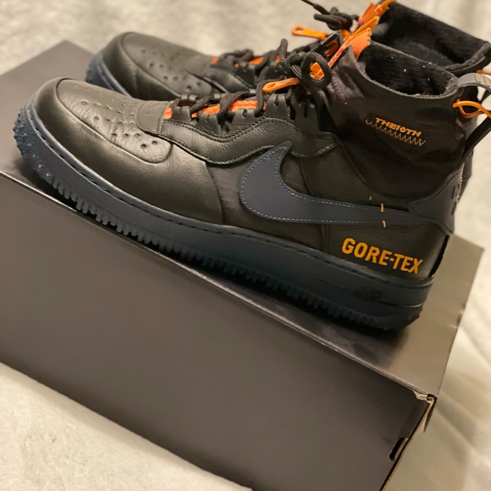Nike Air Force 1 WTR GTX SIZE 9.5